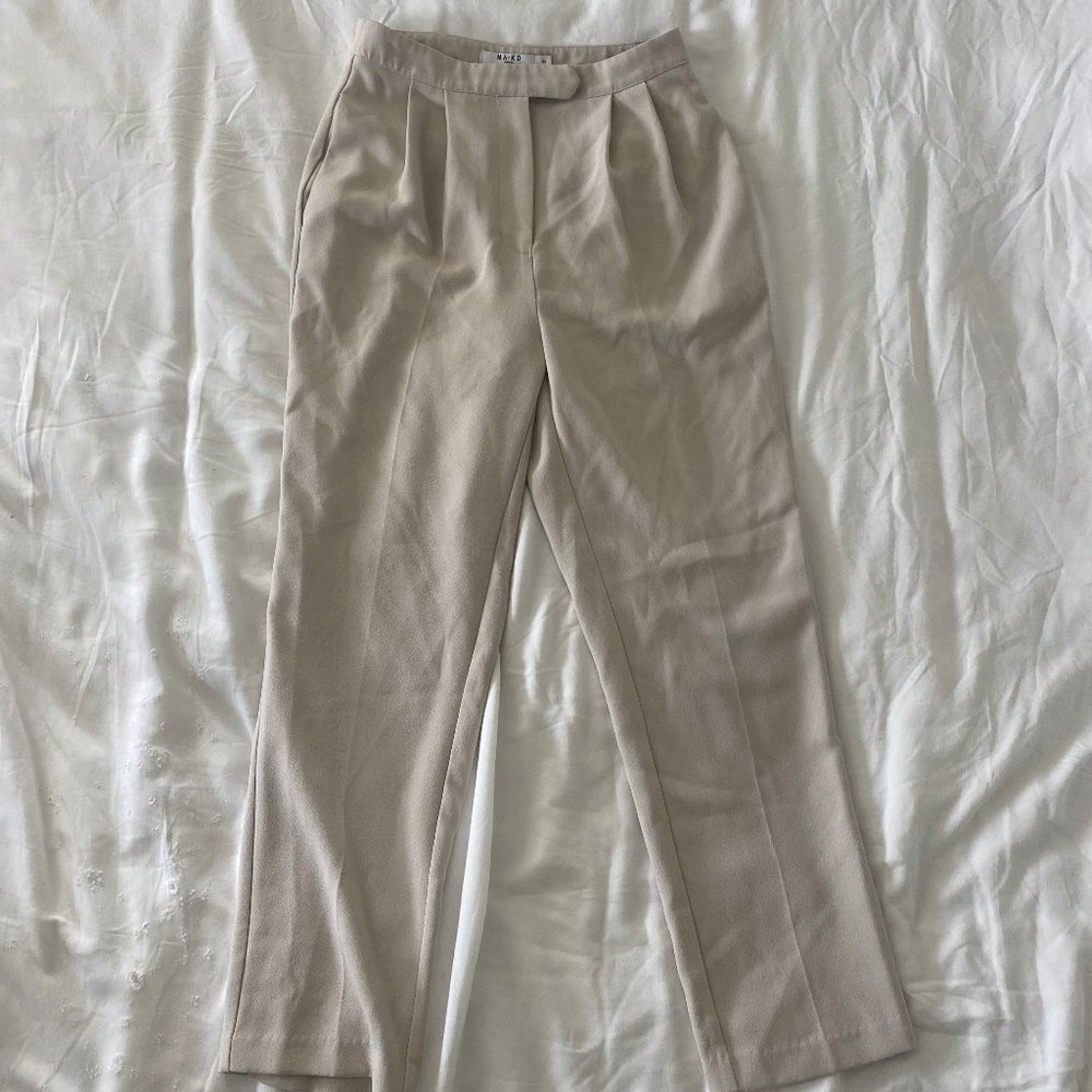 NA KD Trousers Beige